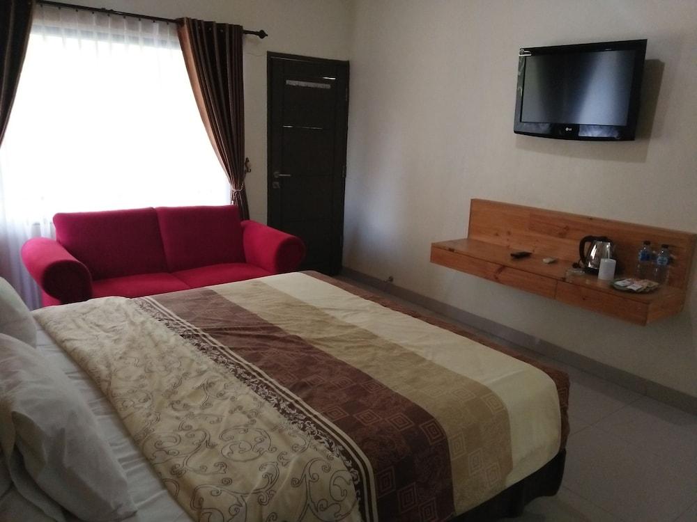 Bukit Alamanda Resort Гарут Екстериор снимка