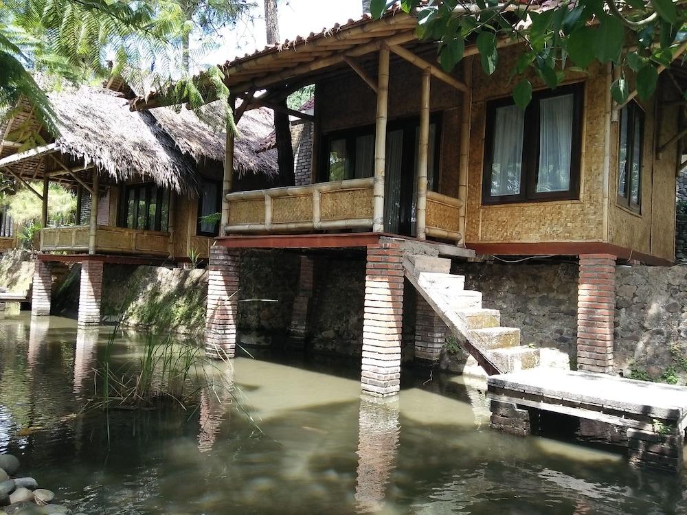 Bukit Alamanda Resort Гарут Екстериор снимка