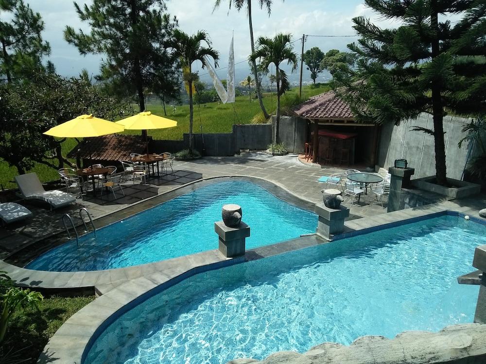 Bukit Alamanda Resort Гарут Екстериор снимка