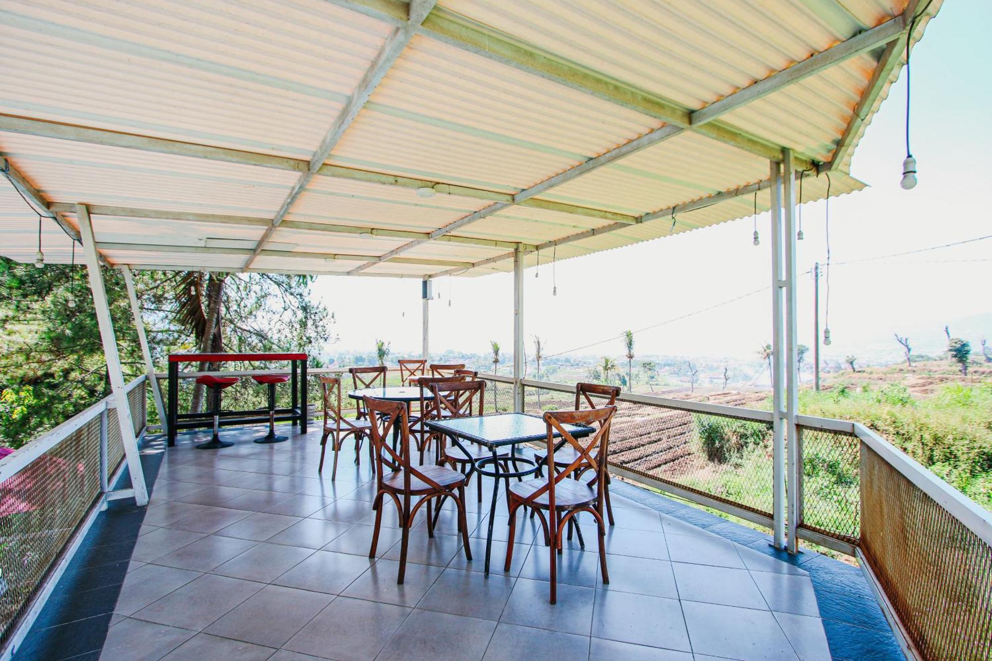 Bukit Alamanda Resort Гарут Екстериор снимка