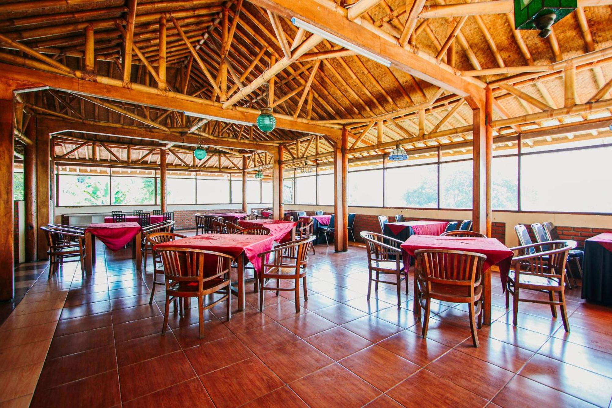 Bukit Alamanda Resort Гарут Екстериор снимка